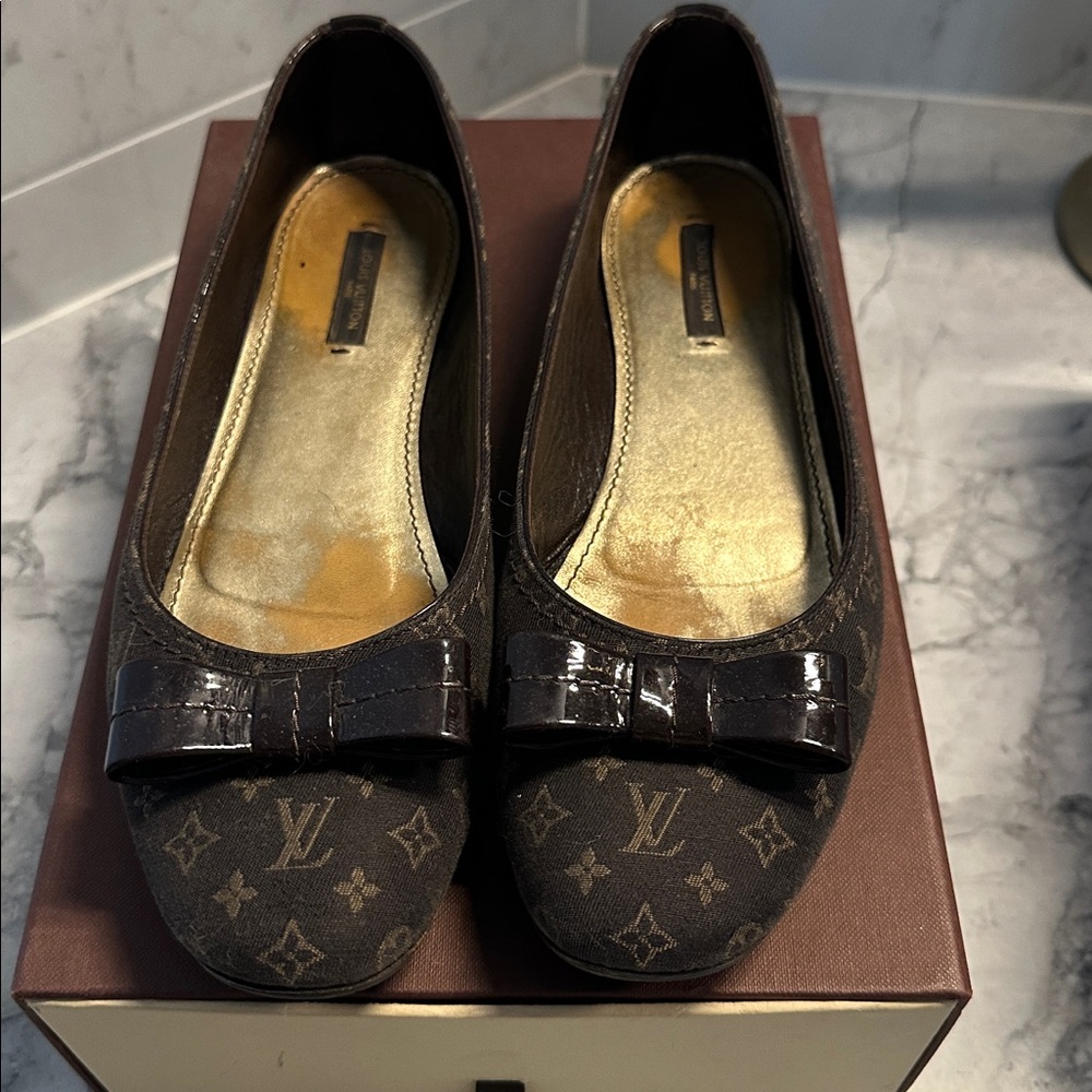 Louis Vuitton Dark Brown Monogram Bow logo Flats Shoes 39.5 or 9 - Picture 1 of 6